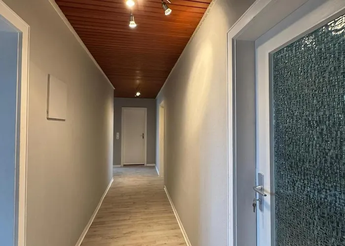 In Проживание в семье *